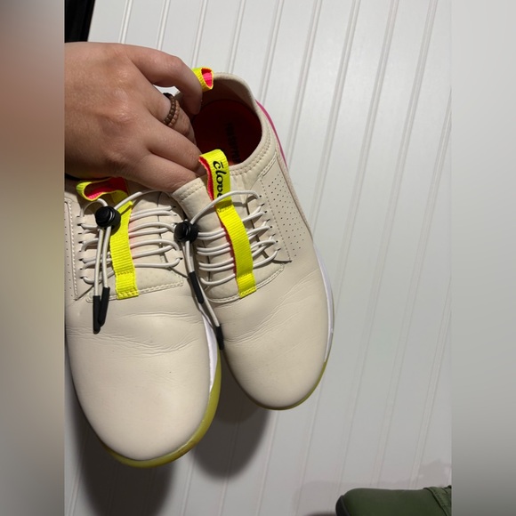 Stylish Cream and Pink Women's Clove Nursing  Sneakers| Size 9 - Picture 4 of 6